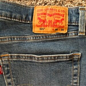 Levi’s 505 Straight Leg Medium Wash Mens Size 36 x 30